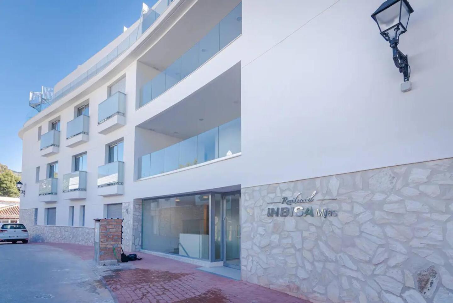 Modern New In Apartment *